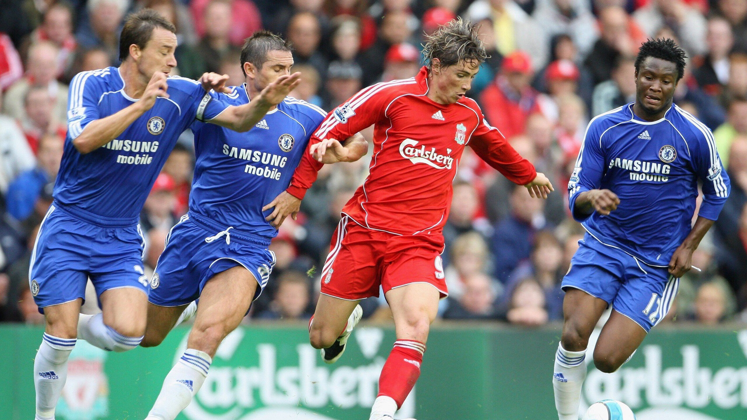 拜仁慕尼黑继续高歌猛进，德甲领跑形势明朗