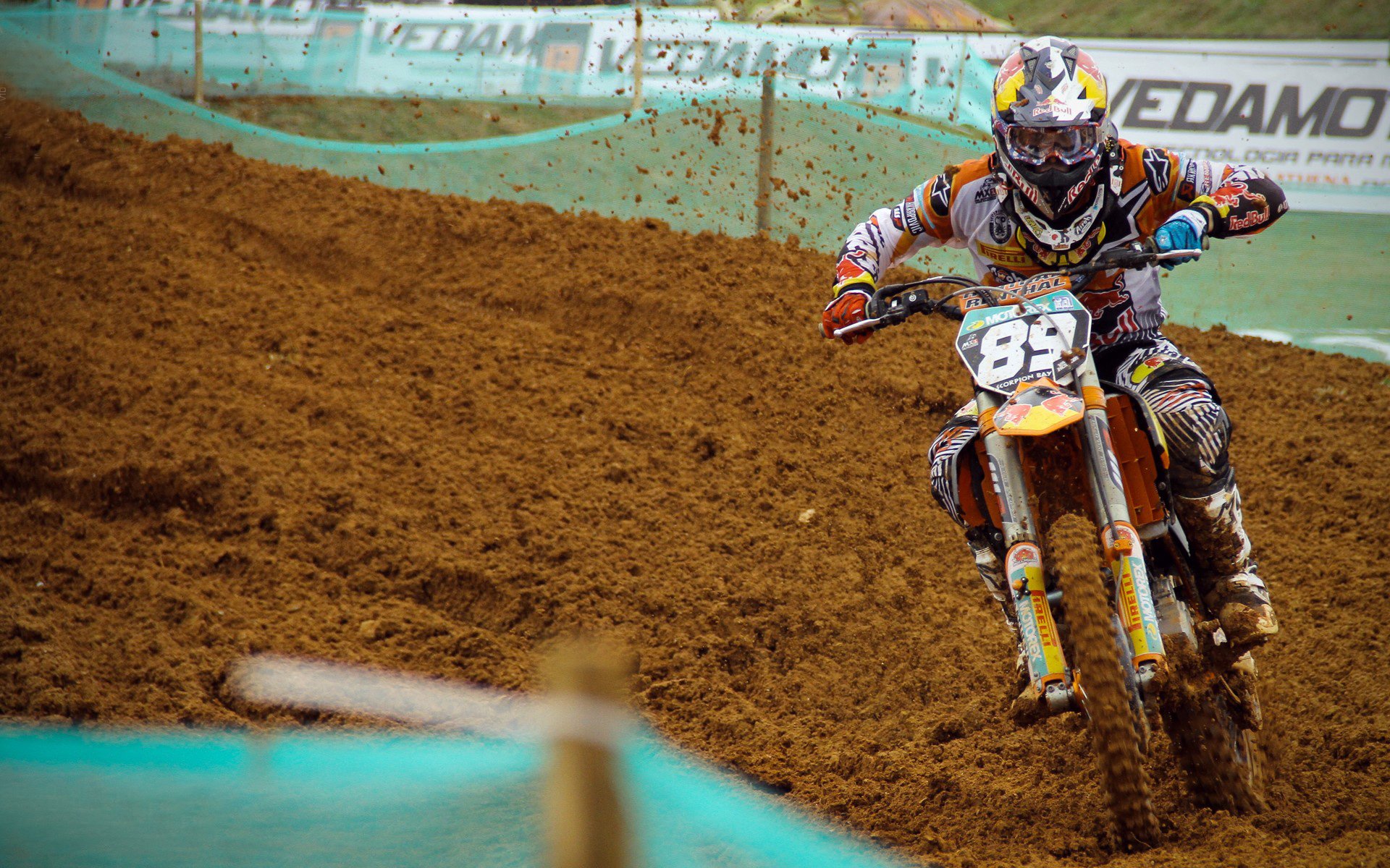 中国足球是否需要更多公益性赛事，中国足球还有必要存在吗