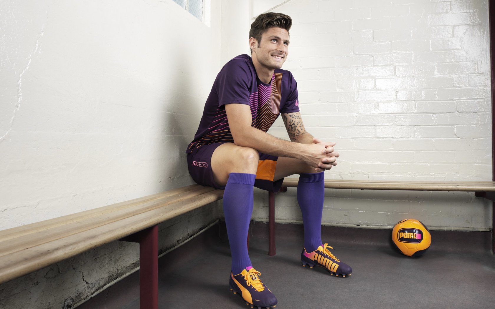 中国足球联赛媒体传播方式的多样化探索，足球权威媒体